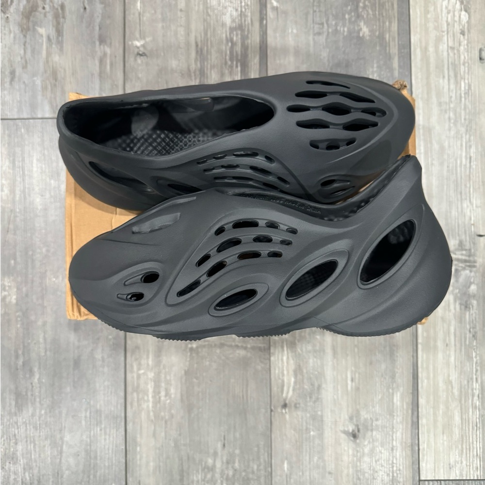 *SOLD* adidas Yeezy Foam RNR Onyx